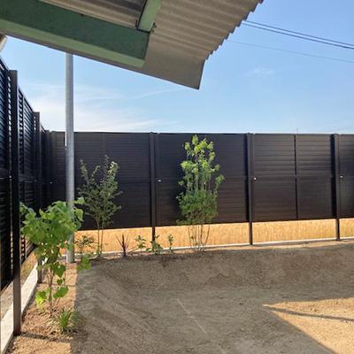 F様邸 田に隣接した境界へのフェンス設置と田の土留および角落し設置工事 F様邸 田に隣接した境界へのフェンス設置と田の土留および角落し設置工事